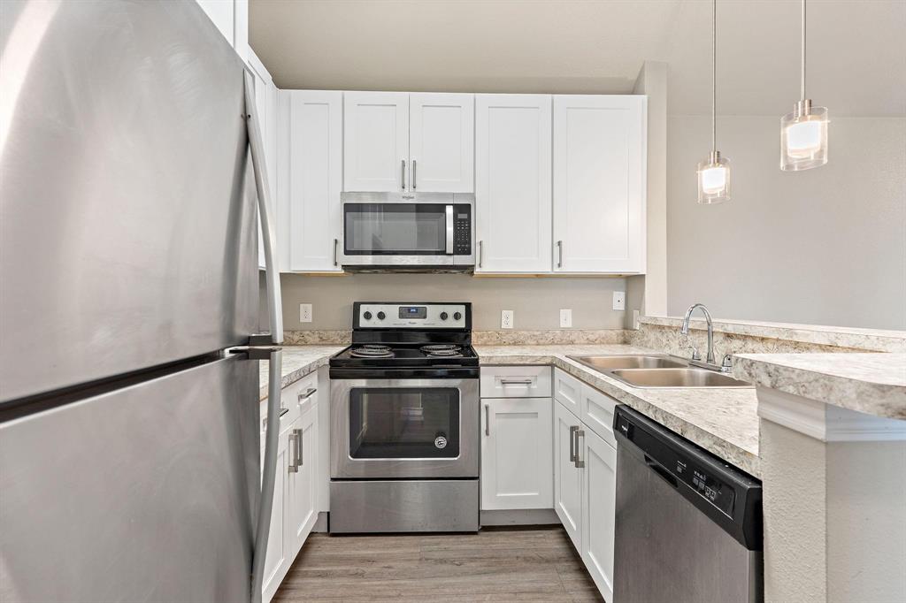Sable Ridge Condos Ph 01-06 - Residential