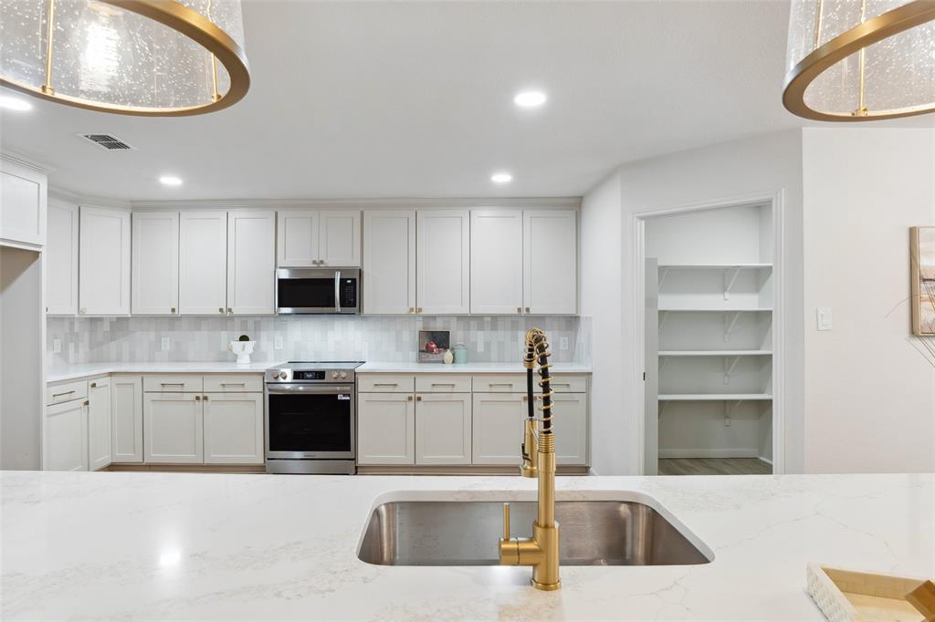 5501 Pandale Valley Drive
