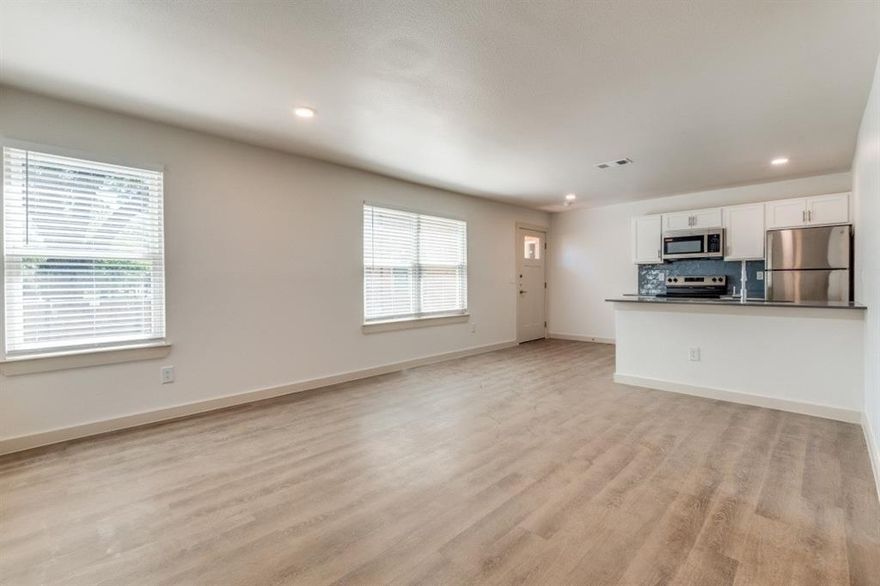 4 Weeks free on new leases! Come Tour Today!

Brand new gut renovation featuring beautiful layouts and design elements. Units have air conditioning , granite counters, stainless steel appliances, parking included (off street), hard surface flooring and in unit washer and dryers. This units are perfect for living on the park, with events and outdoor activities galore. This is a true must see!