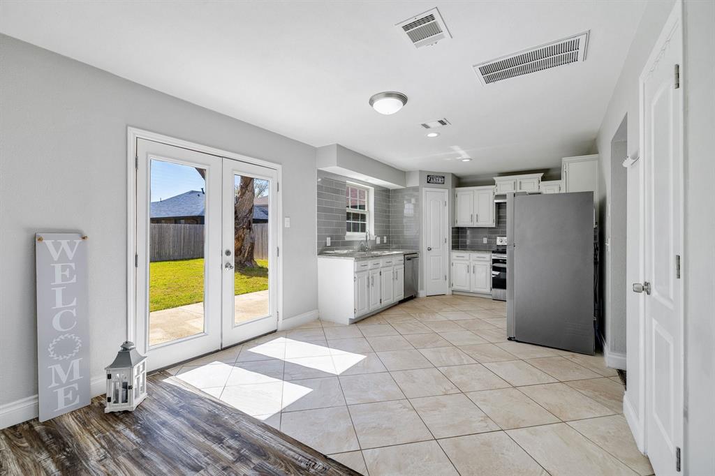 Grand Prairie, Texas 75052, United States, 4 Bedrooms Bedrooms, ,3 BathroomsBathrooms,Residential,Active,95291