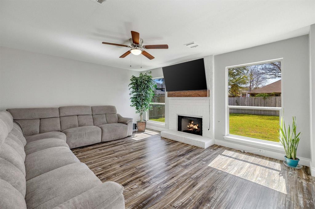 Grand Prairie, Texas 75052, United States, 4 Bedrooms Bedrooms, ,3 BathroomsBathrooms,Residential,Active,95291