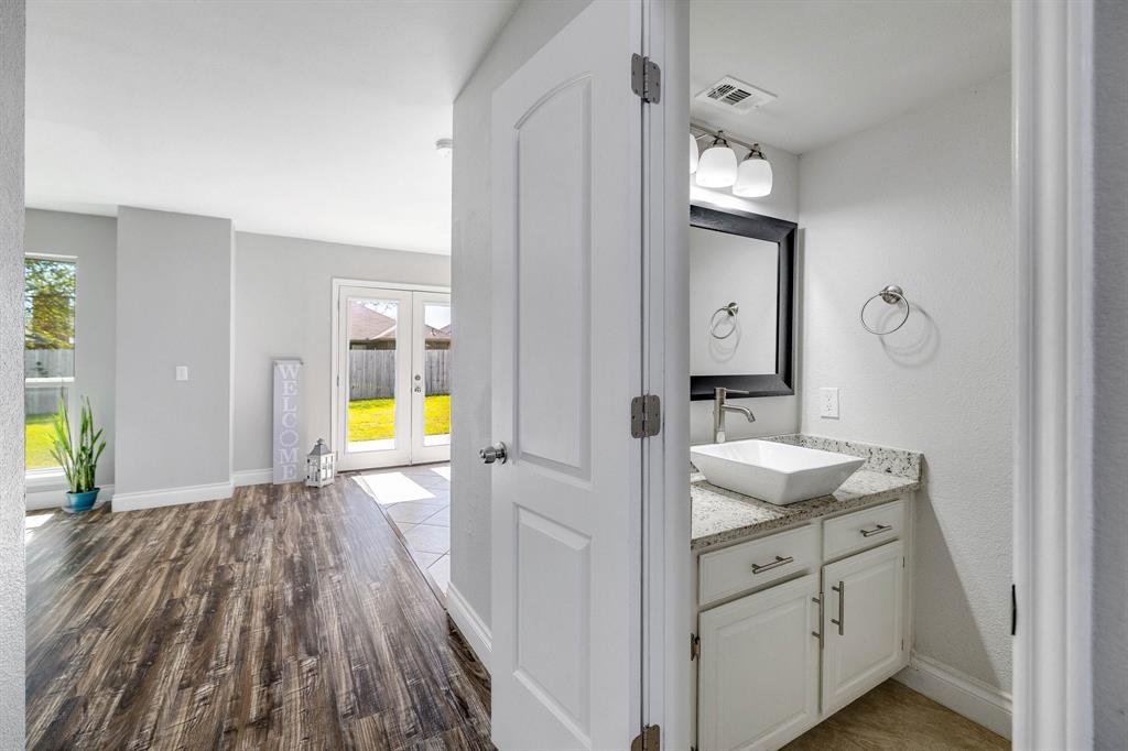 Grand Prairie, Texas 75052, United States, 4 Bedrooms Bedrooms, ,3 BathroomsBathrooms,Residential,Active,95291