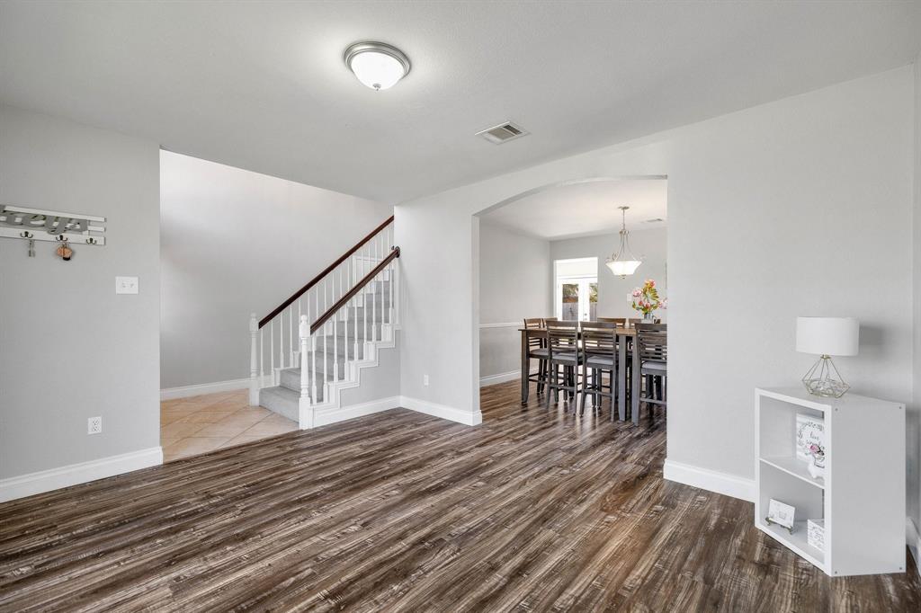 Grand Prairie, Texas 75052, United States, 4 Bedrooms Bedrooms, ,3 BathroomsBathrooms,Residential,Active,95291