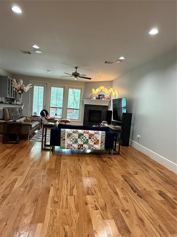Shelby Court Oaklawn Condos - Residential