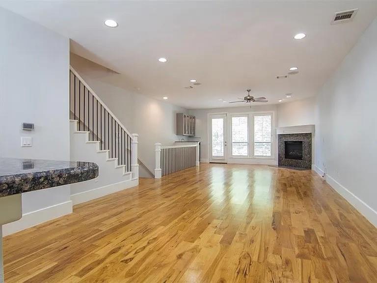 Shelby Court Oaklawn Condos - Residential