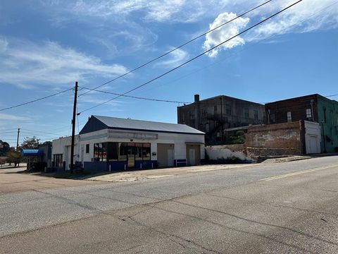 610 W Main Street Homer LA 71040