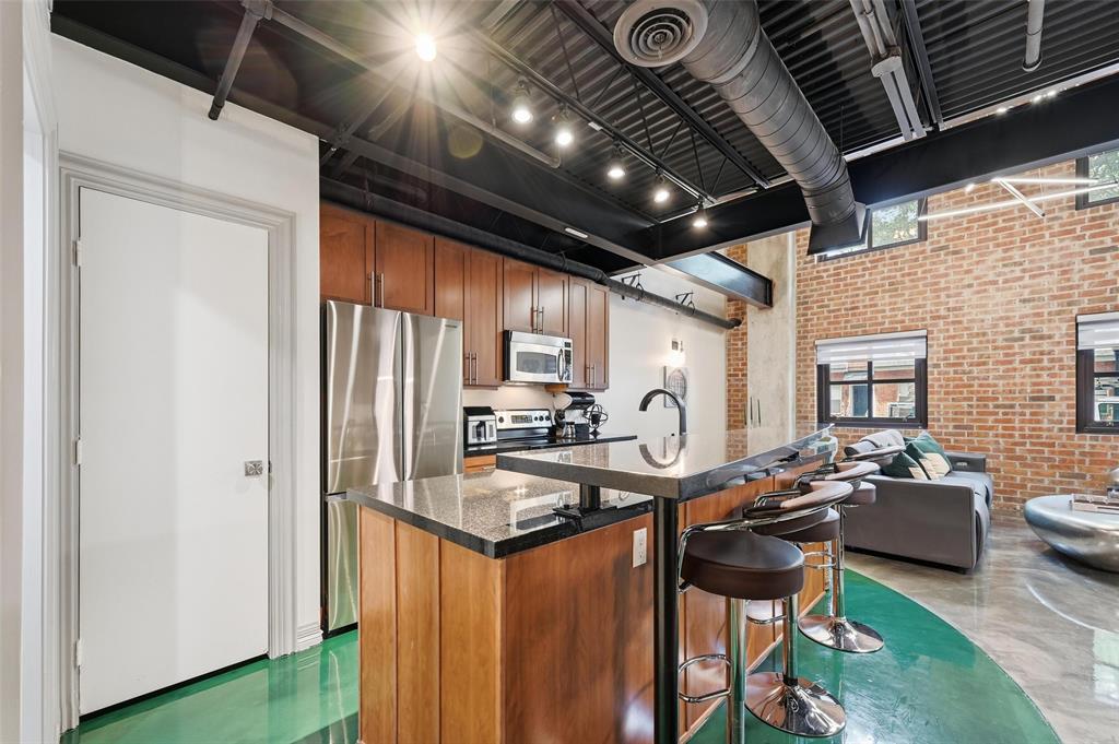 3110 Thomas Avenue 105