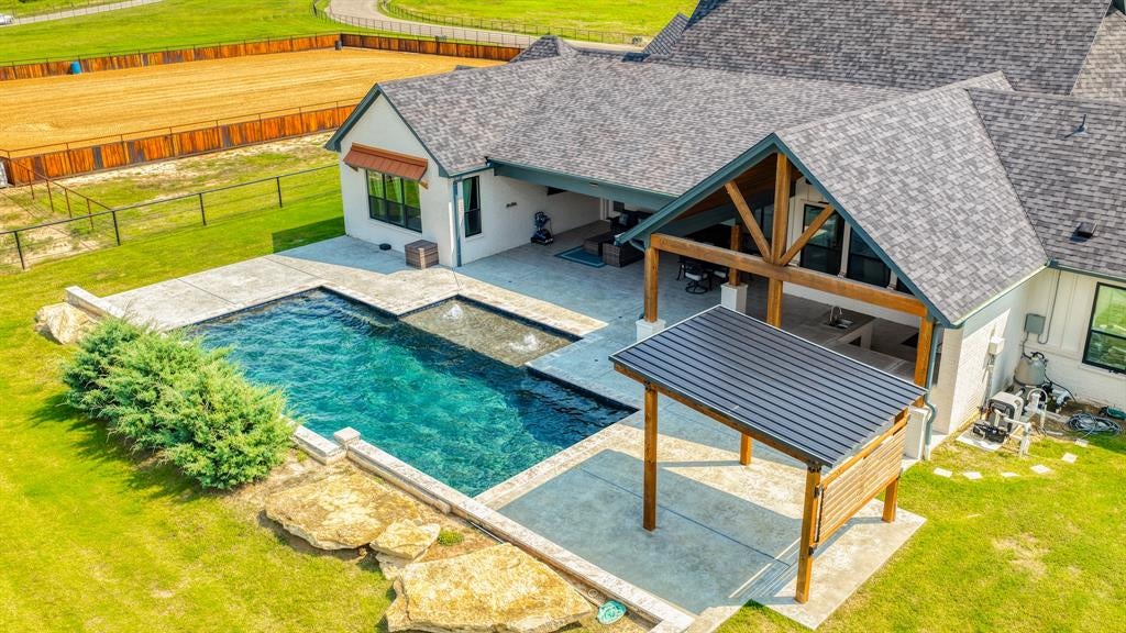 408 Royal Santana Run