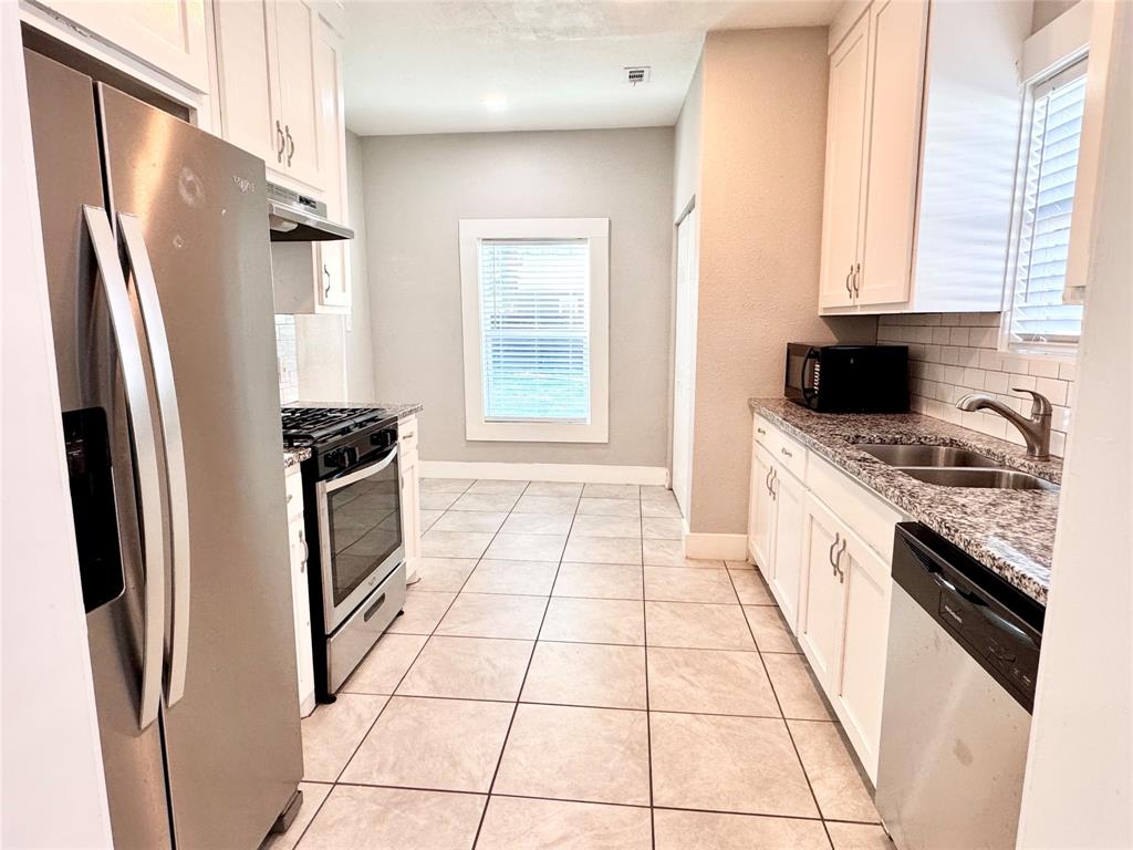 GORDONS - Residential Lease