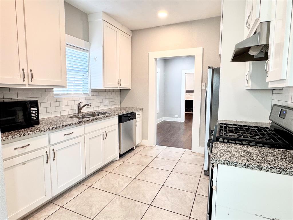 GORDONS - Residential Lease