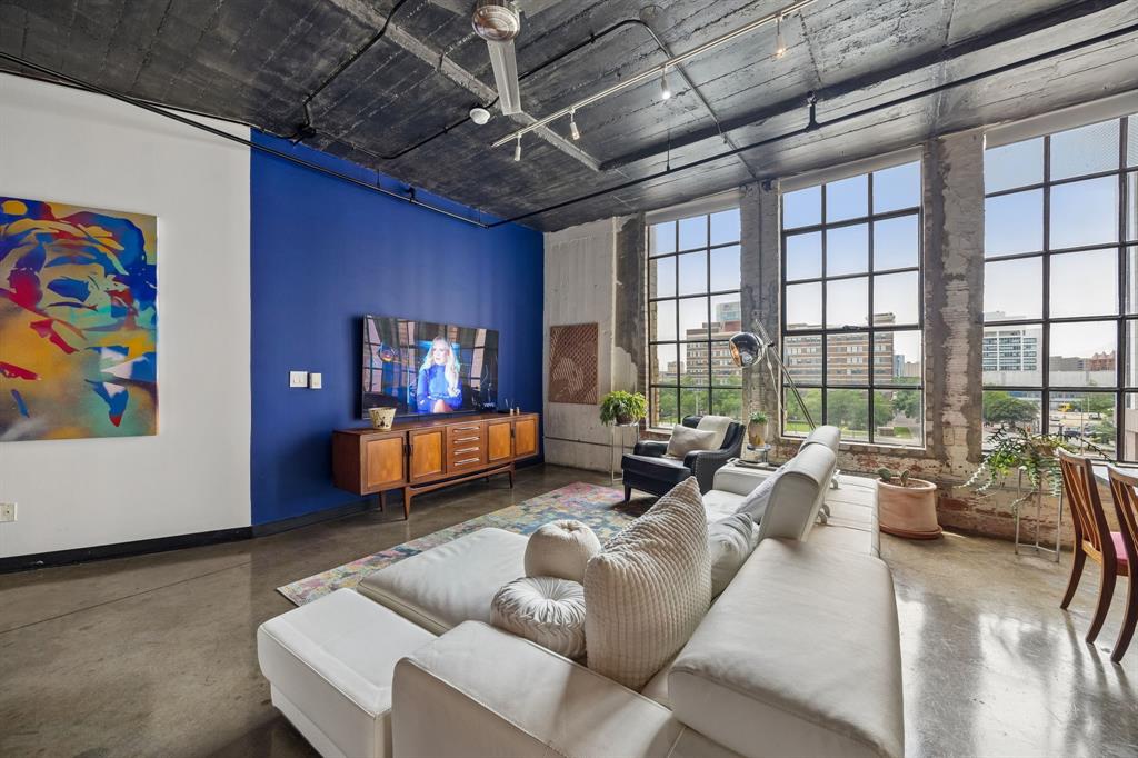 1122 Jackson Street 413