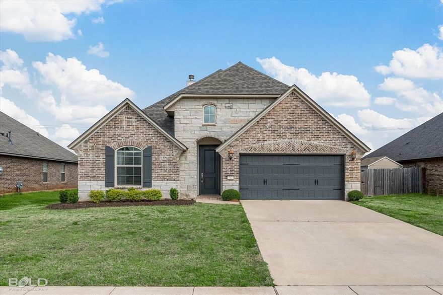 Single-family residence in the Waterford Bend community of Legacy Subdivision was built around 2020 and has been owned by a single owner. The home features a 3-bedroom, 2-bath floor plan with approximately 1891 sq ft of living space .
The interior offers an open and light-filled layout with fireplace,  a formal dining area that is perfect for both everyday use and entertaining guests.
The primary suite sits separate from the other bedrooms and includes an en-suite bathroom with features like a large walk-in closet, stand-up shower, and a soaking tub. Located within walking distance to Legacy Elementary School.  Convenient access to major routes, shopping, and Barksdale AFB area.