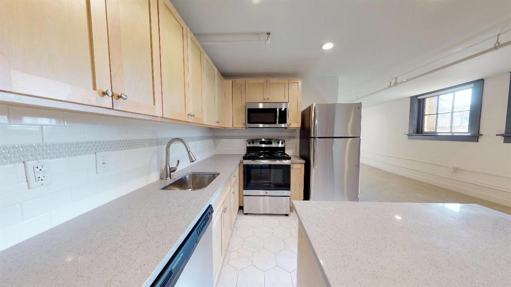 David Crockett Elem School - Residential Lease