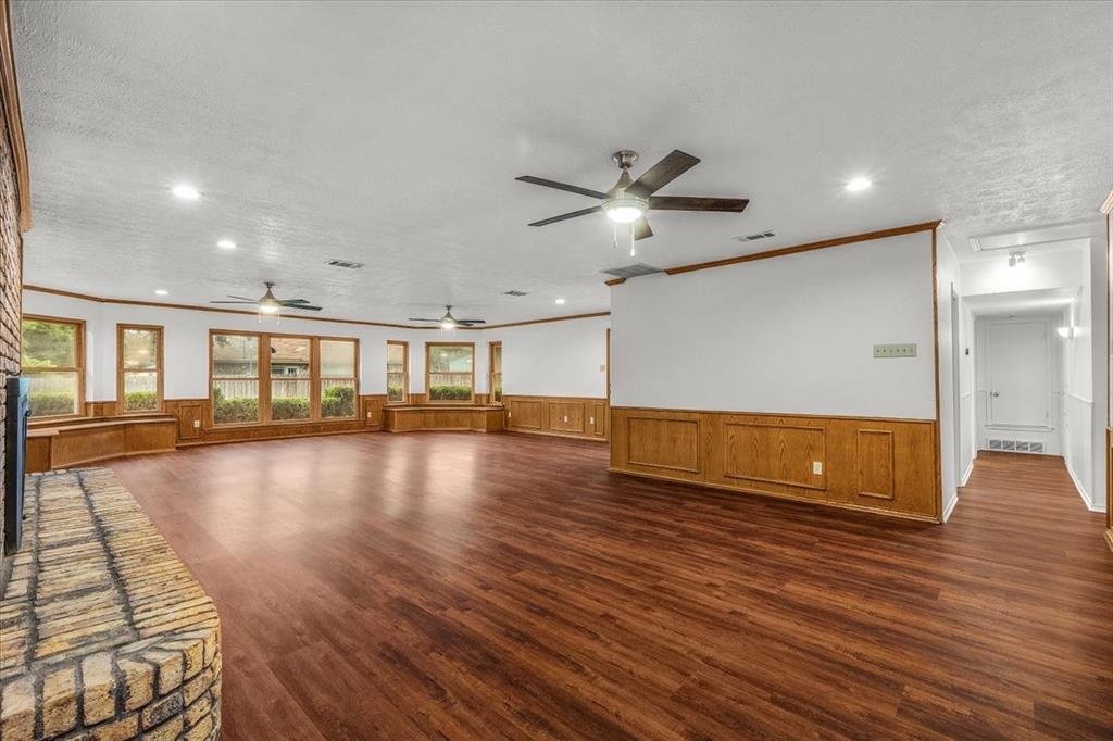 1904 Meadow Glen