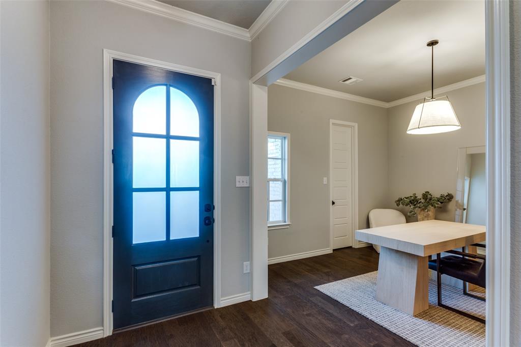 712 Tallgrass Drive