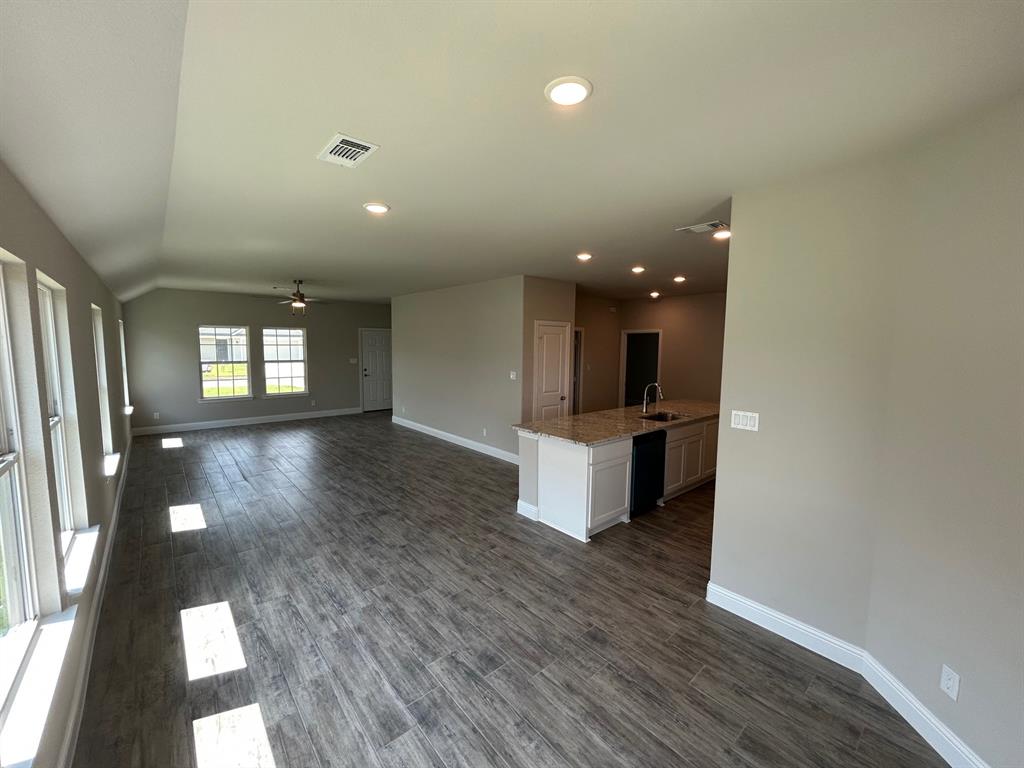 Trenton, Texas 75490, United States, 3 Bedrooms Bedrooms, ,2 BathroomsBathrooms,Residential,Active,38280