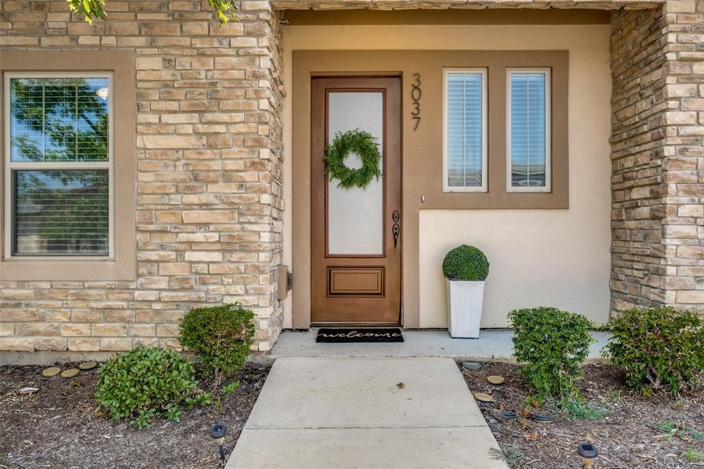 3037 Solana Circle