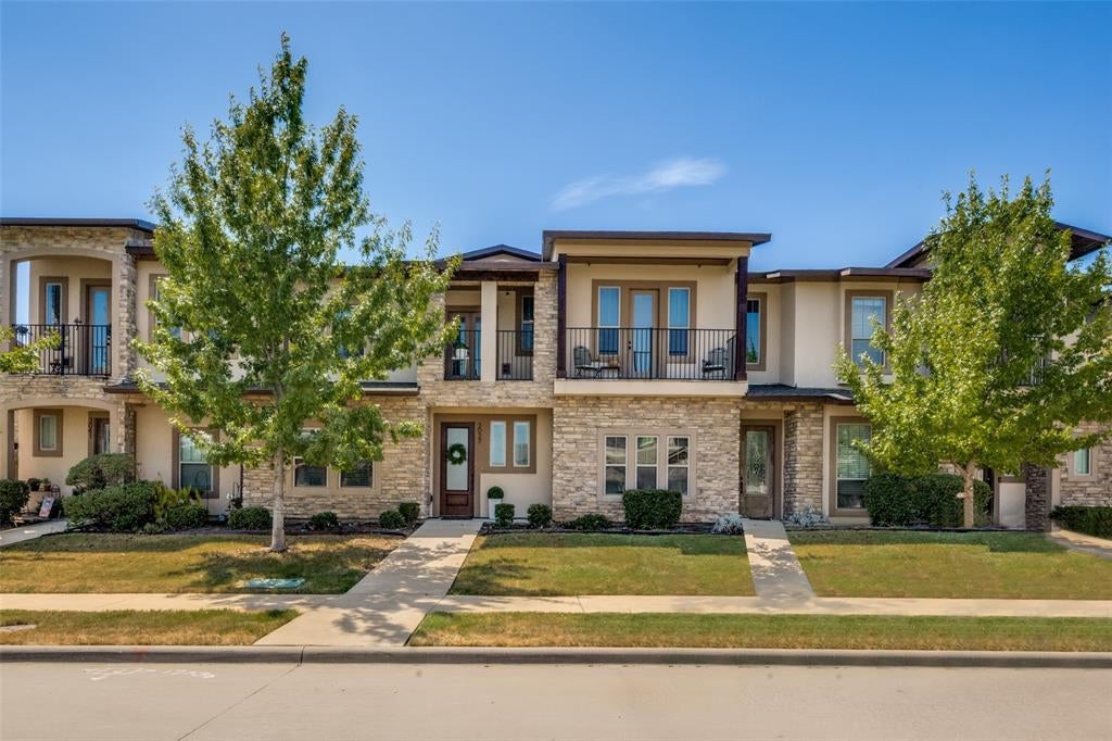 3037 Solana Circle