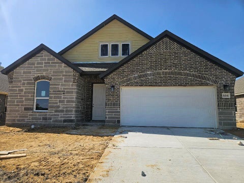 Photo of 806 Silverleaf Drive, Ennis, TX 75119 (MLS # 21367928)