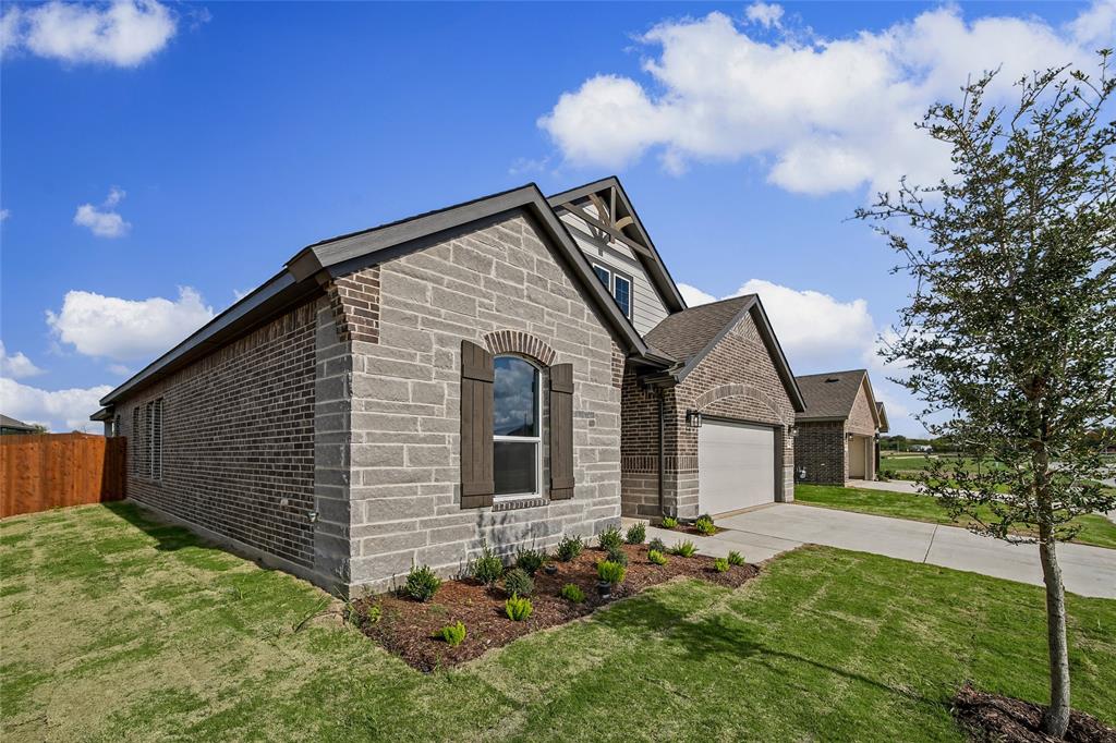806 Silverleaf Drive