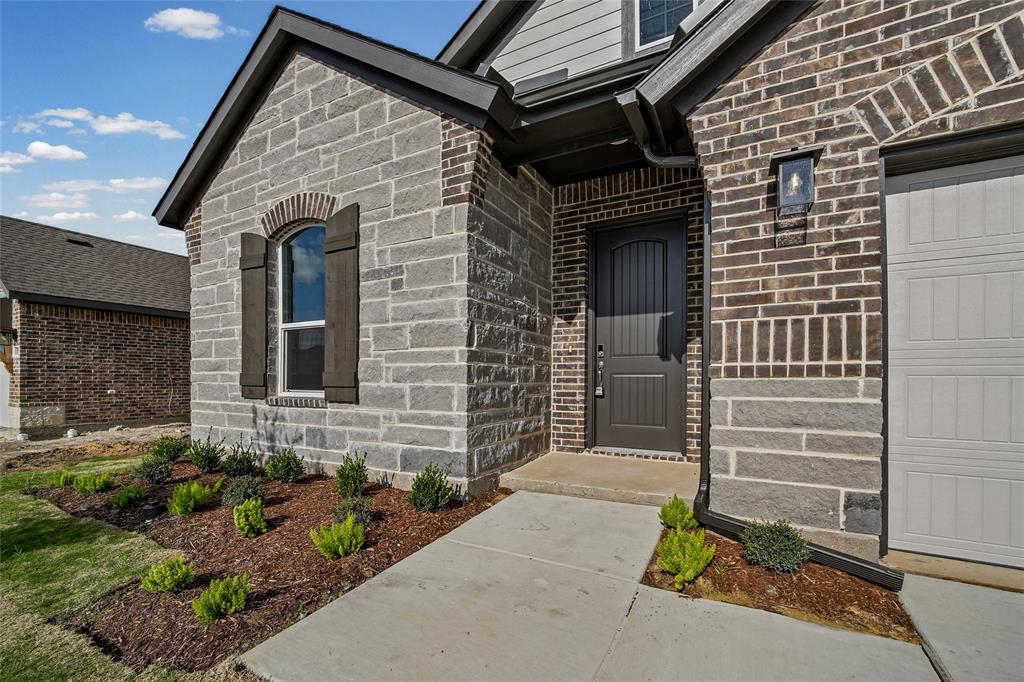 806 Silverleaf Drive