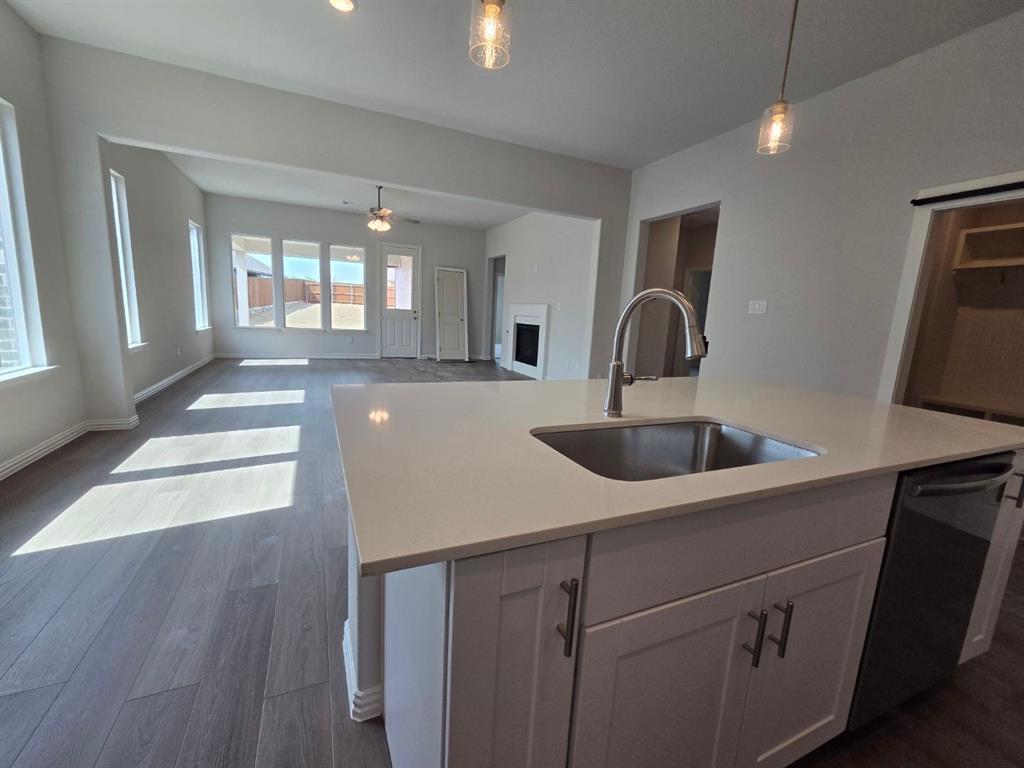 806 Silverleaf Drive