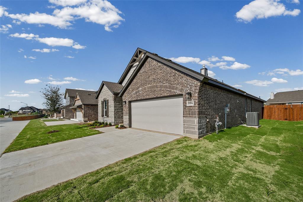 806 Silverleaf Drive
