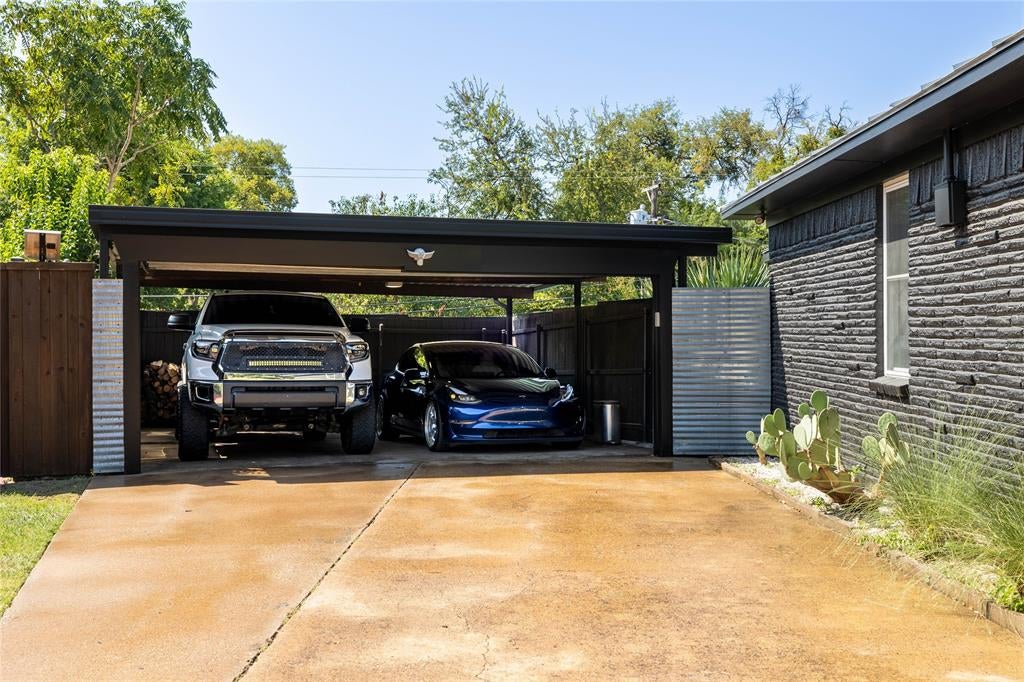 10872 Caprock Circle