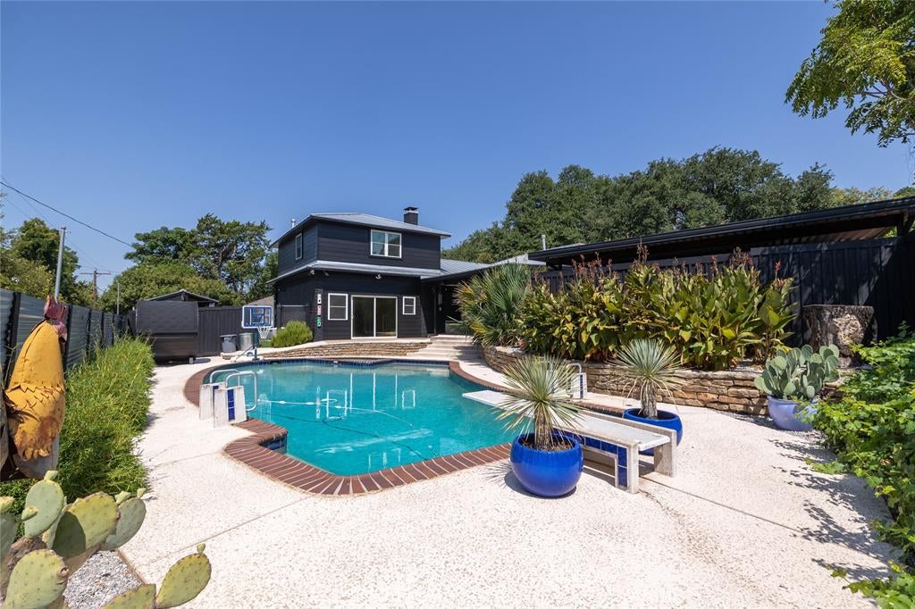 10872 Caprock Circle