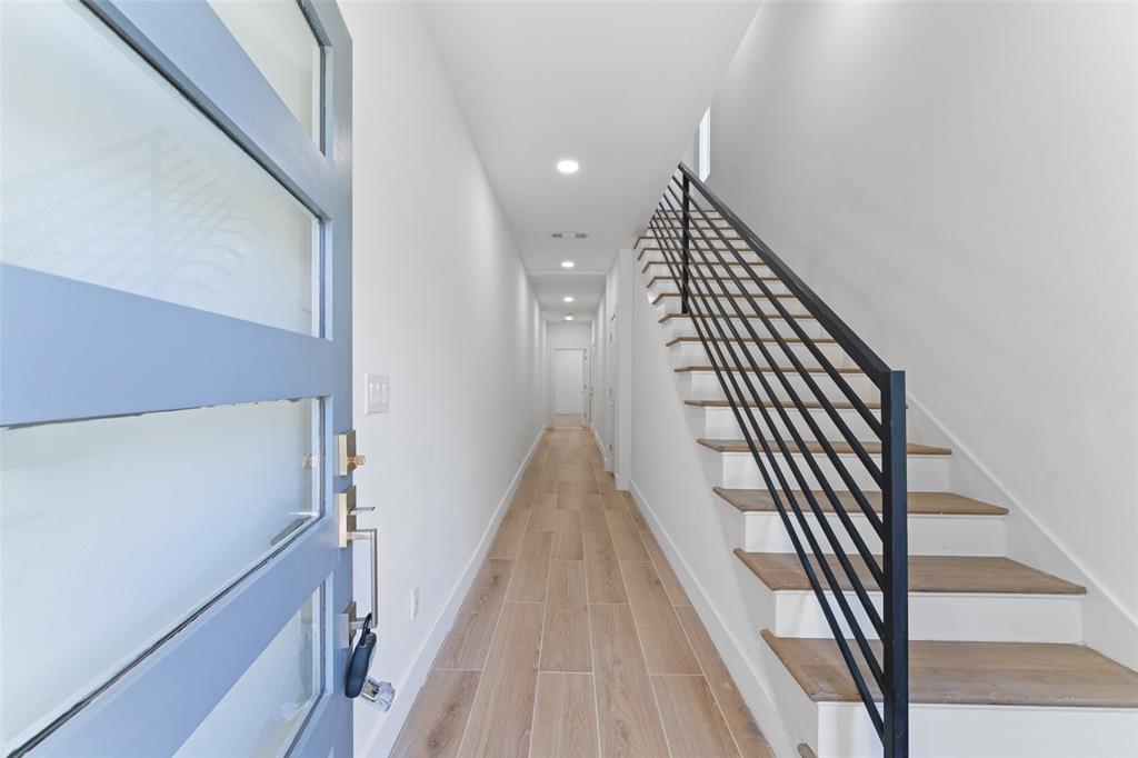 2511 Crossman Avenue