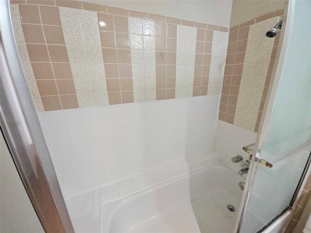 WOODFIELD ADDITION (ARLINGTON) - Residential Lease