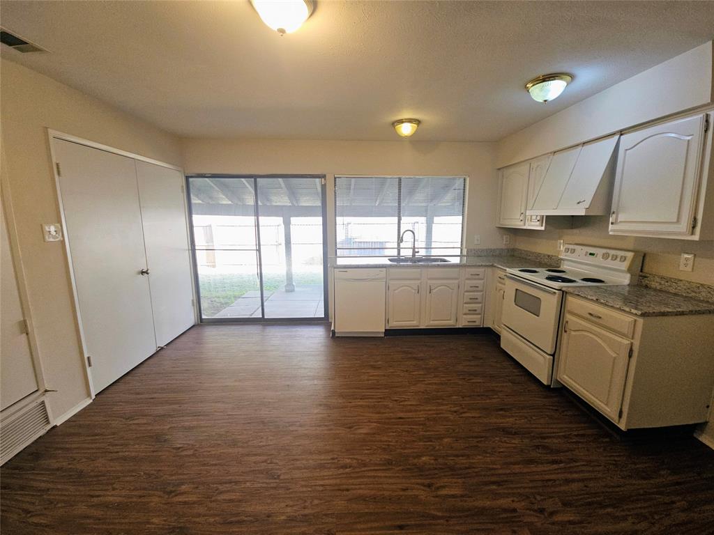 WOODFIELD ADDITION (ARLINGTON) - Residential Lease