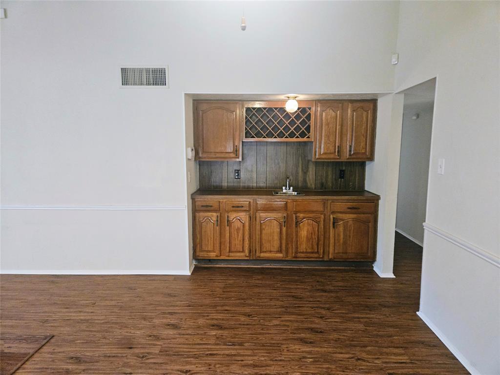 WOODFIELD ADDITION (ARLINGTON) - Residential Lease