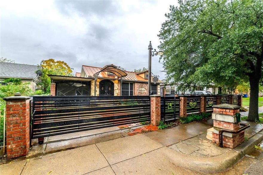 Located in the heart of Oak Cliff, Dallas, this property offers a prime location just minutes from Bishop Arts District and downtown Dallas. It is within walking distance of schools and a shopping center. The original residence features four bedrooms, two bathrooms, and a fully covered patio. The extension includes two apartments, each comprising a living area, one bedroom, and one bathroom. The larger apartment includes a kitchen. The property is equipped with both metal and composition roofing, as well as a metal fence and additional covered patio space. This presents an excellent investment opportunity.