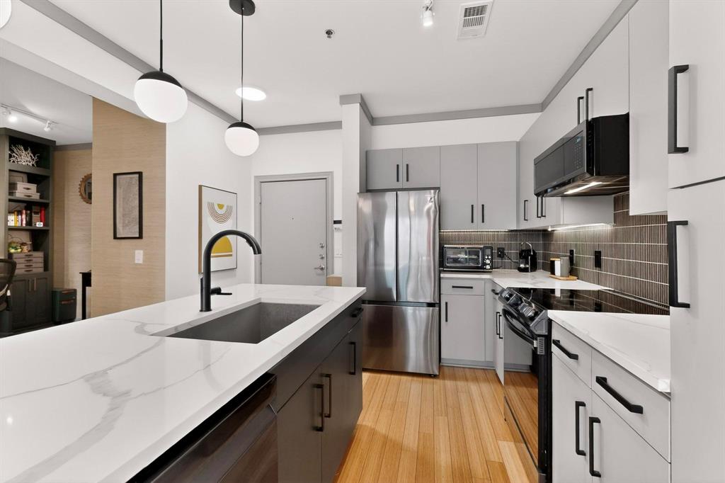 Nineteen Gilbert Condo - Residential