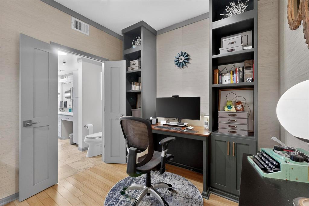 Nineteen Gilbert Condo - Residential