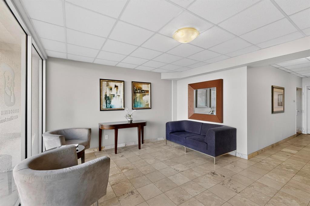 Nineteen Gilbert Condo - Residential