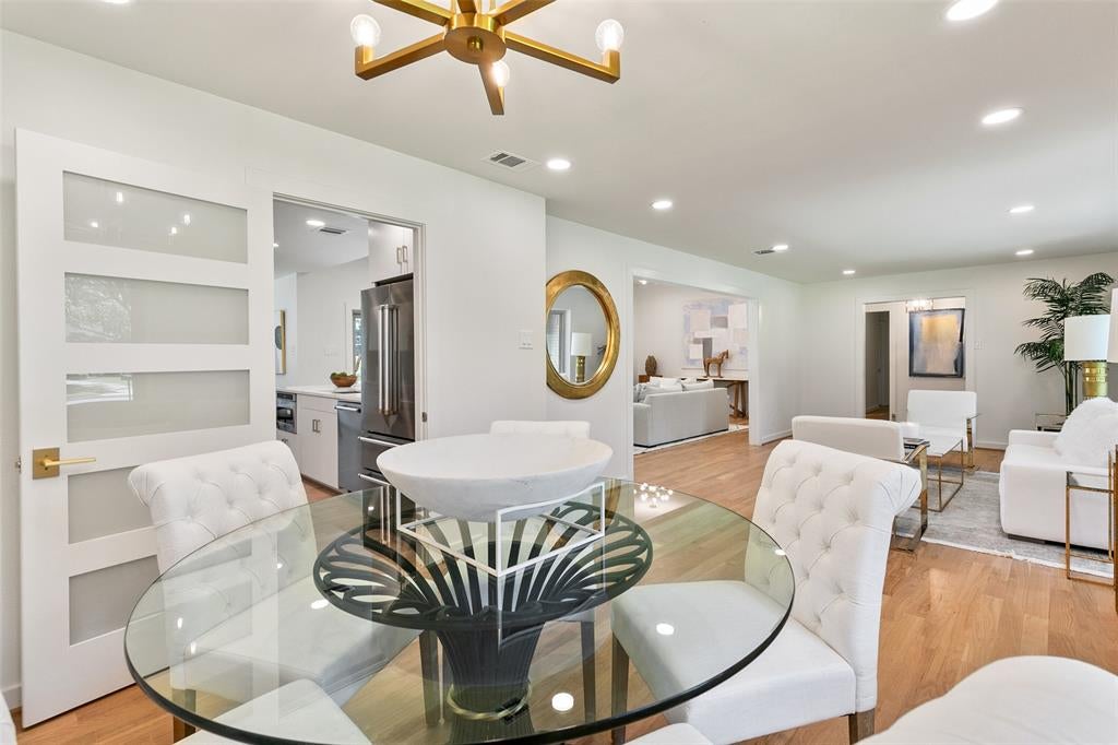 7431 Larchview