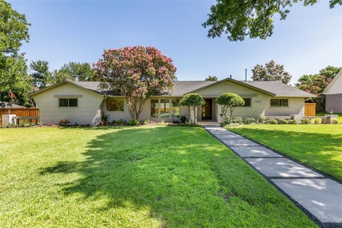 Photo of 7431 Larchview Dr, Dallas, TX 75254 (MLS # 21312974)