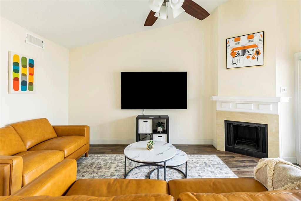 Preston On Creek Condos - Residential