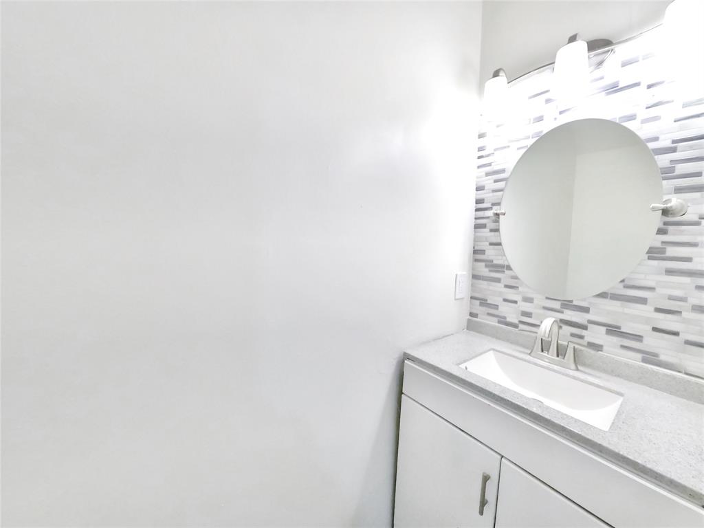 Courtyard Condo - Residential