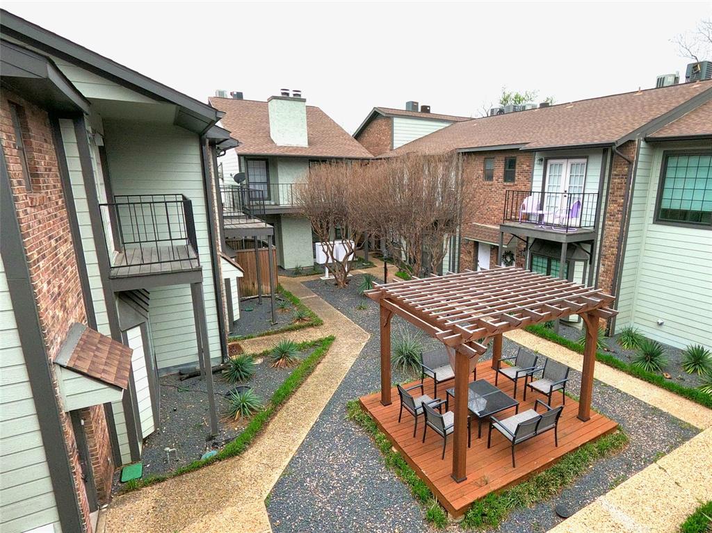 Courtyard Condo - Residential