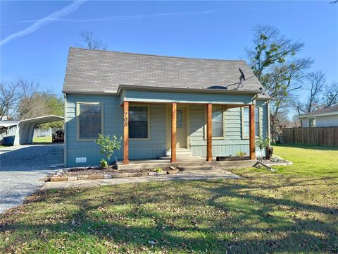 Photo of 708 N US Highway 69, Celeste, TX 75423 (MLS # 21175699)