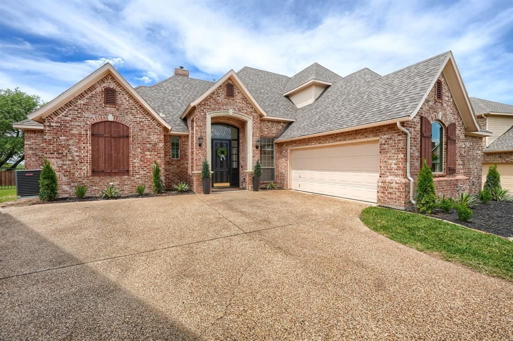 Photo of 111 Mayflower Court, Rockwall, TX 75032 (MLS # 21248007)