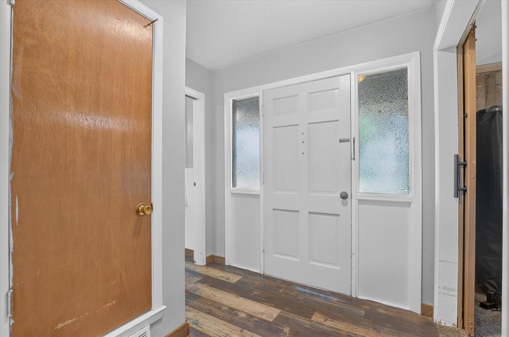 1215 Crestwood Drive