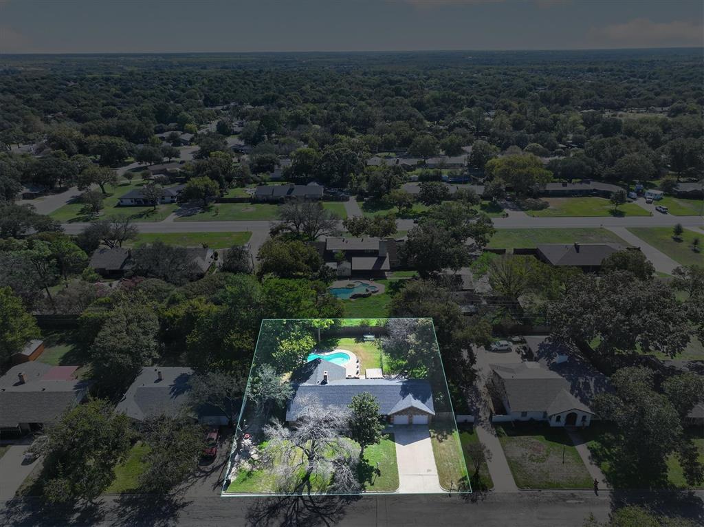 1215 Crestwood Drive