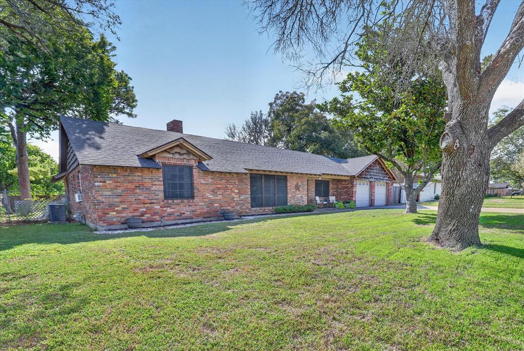 1215 Crestwood Drive