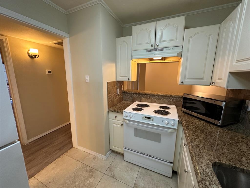 CIMARRON COURT CONDOMINIUMS - Residential Lease