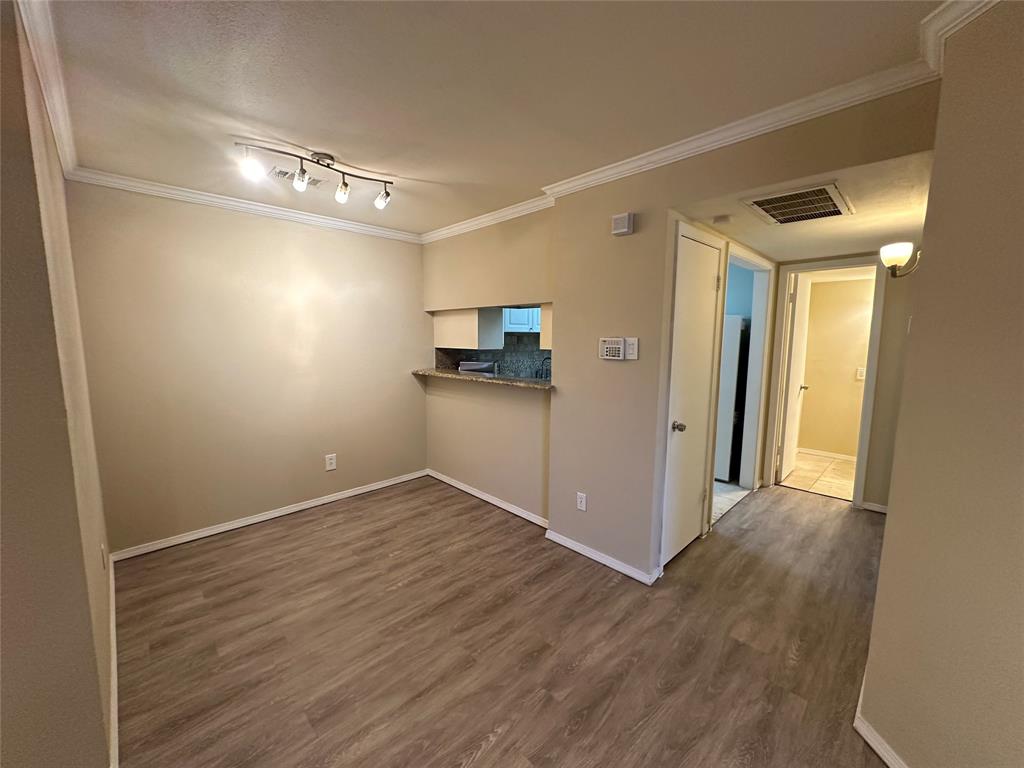 CIMARRON COURT CONDOMINIUMS - Residential Lease