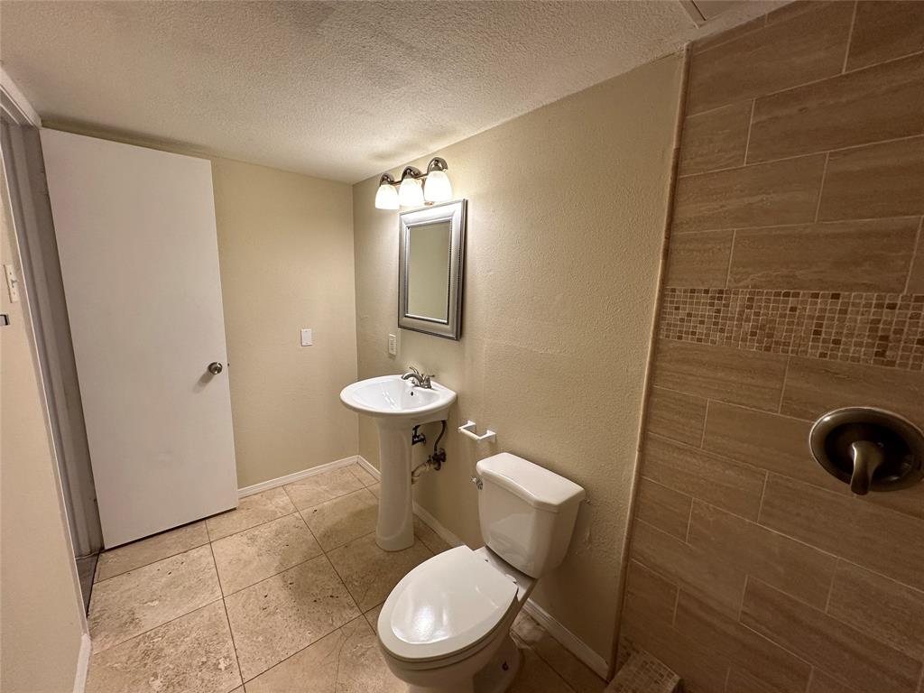 CIMARRON COURT CONDOMINIUMS - Residential Lease